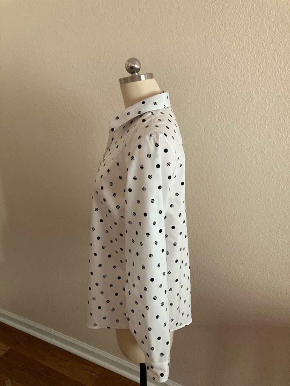Chico's White Button-Down Shirt with Black Polka Dots - Picture 5 of 12